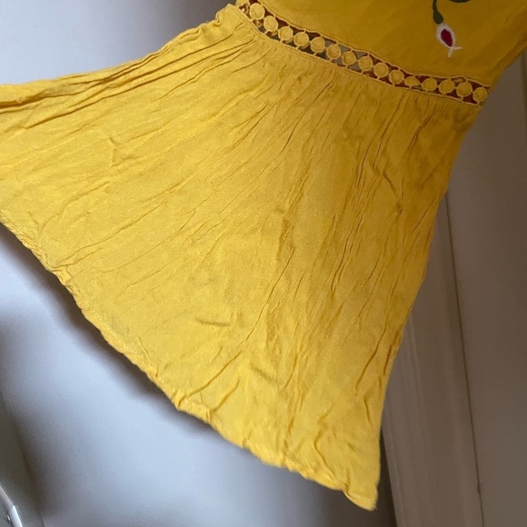 Umgee size small embroidered floral sleeve - Picture 5 of 5